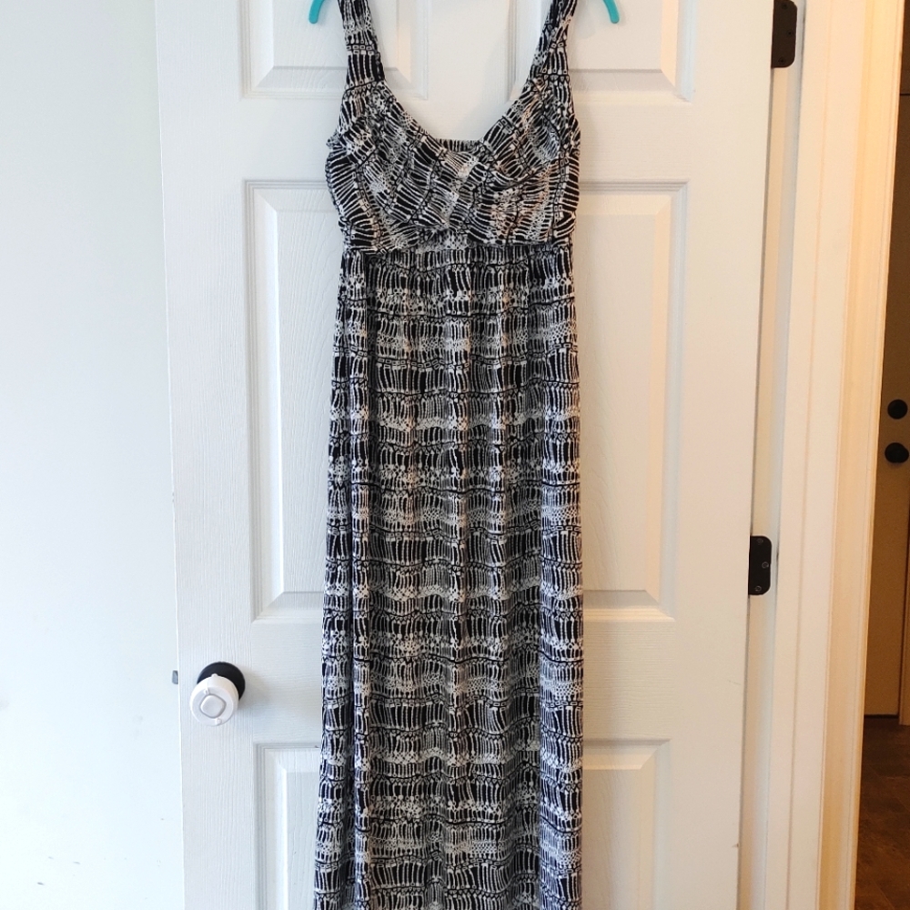 Max Studio • Black & White Printed Maxi Dress